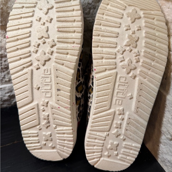 Hey Dude Girl's Wendy Youth Cheetah Hot Pink 130129758 Size Y2 /L3 Slip On Shoes - Picture 10 of 10